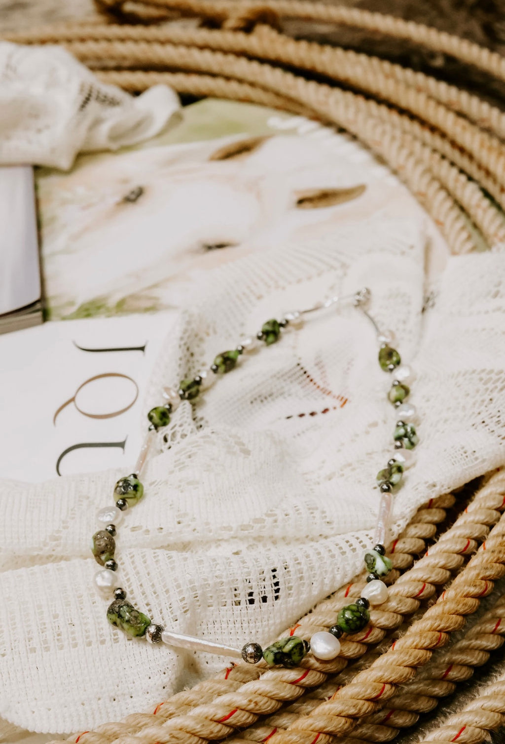 Pearly palomino necklace