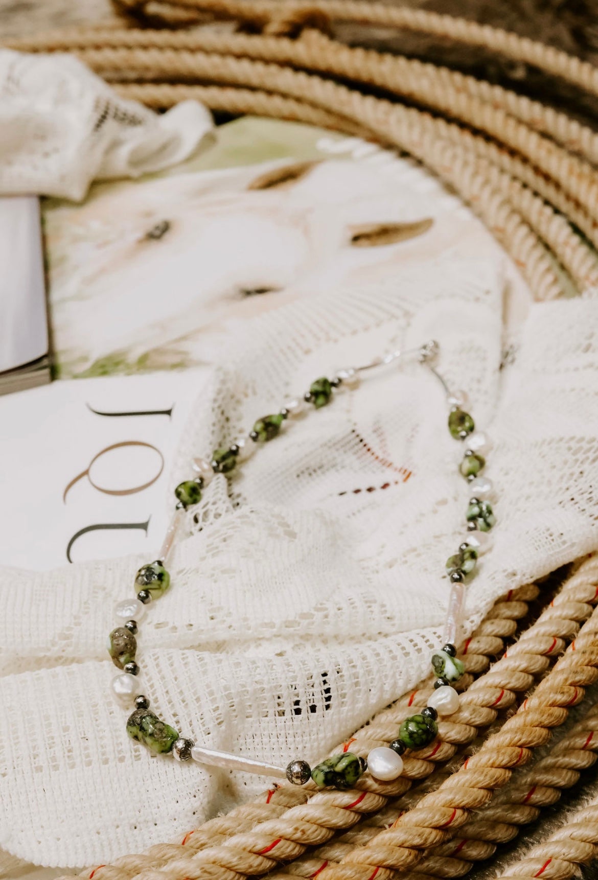 Pearly palomino necklace
