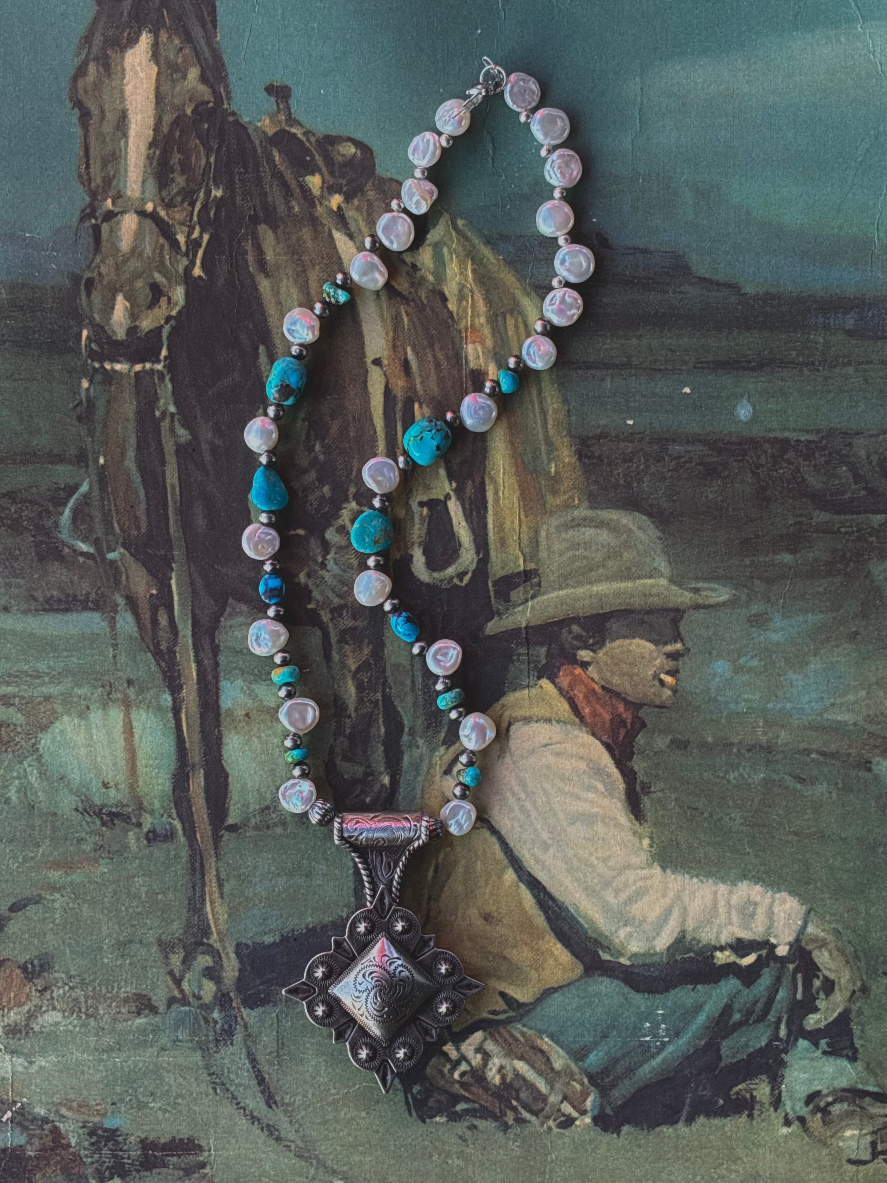 Pearly classy (pretty classy necklace)