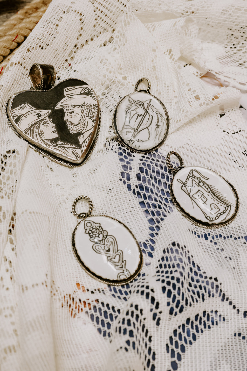 Horse’n around pendant
