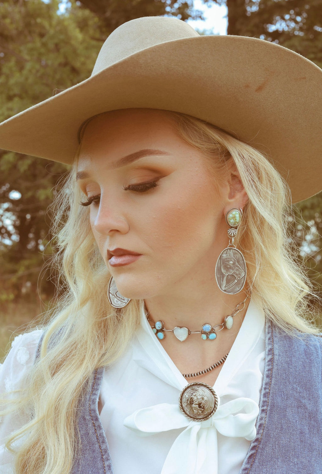 Royal caliber choker