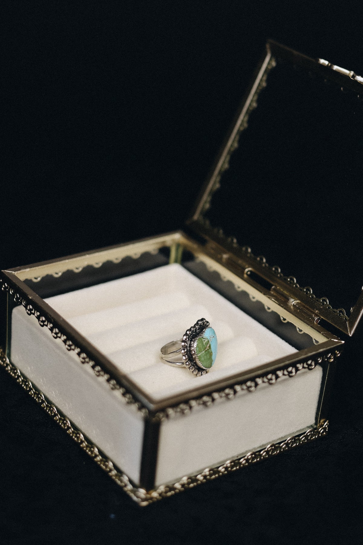 Broken hearted ring 🖤
