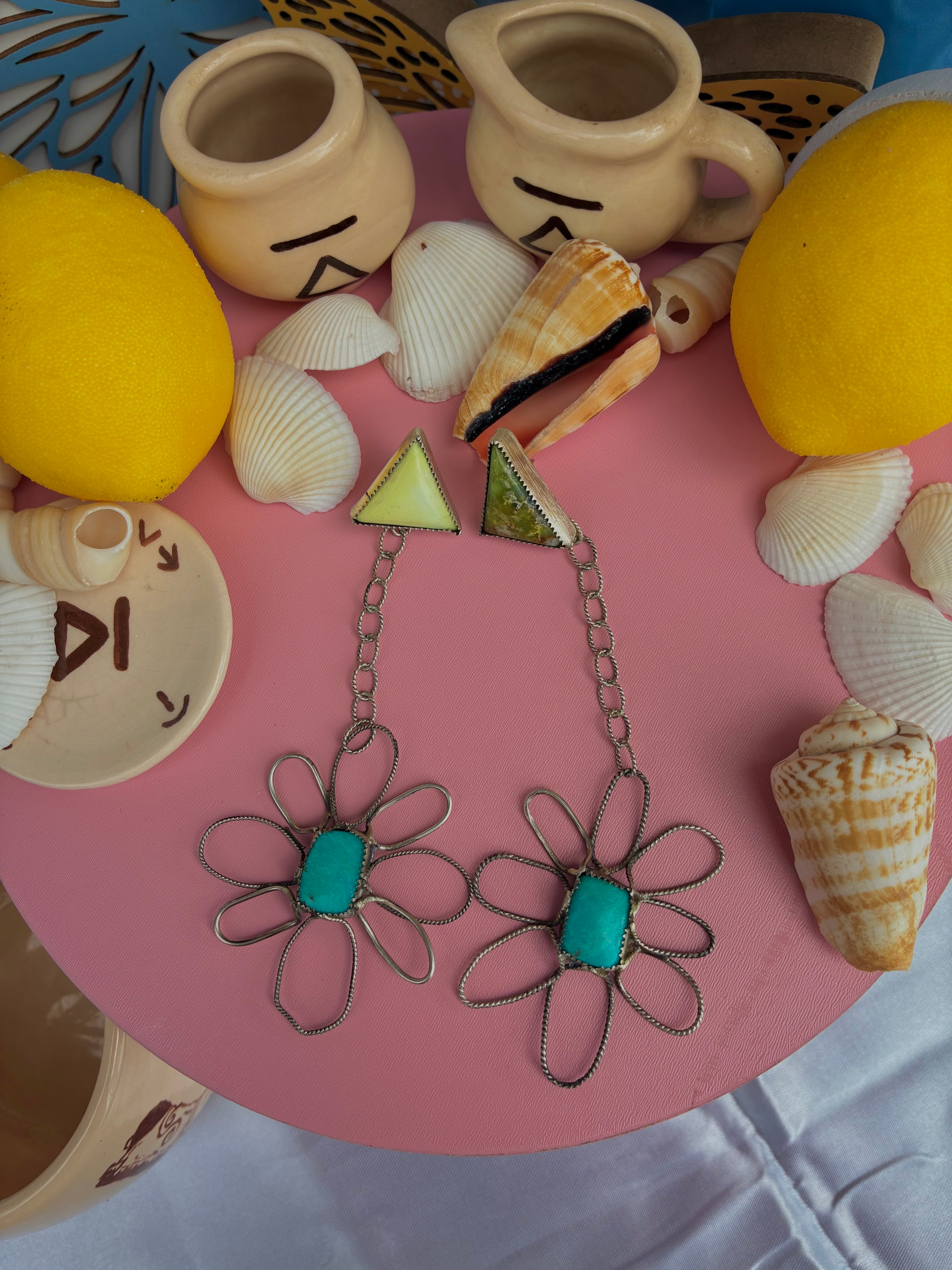 Walking springtime dangles🌸☀️