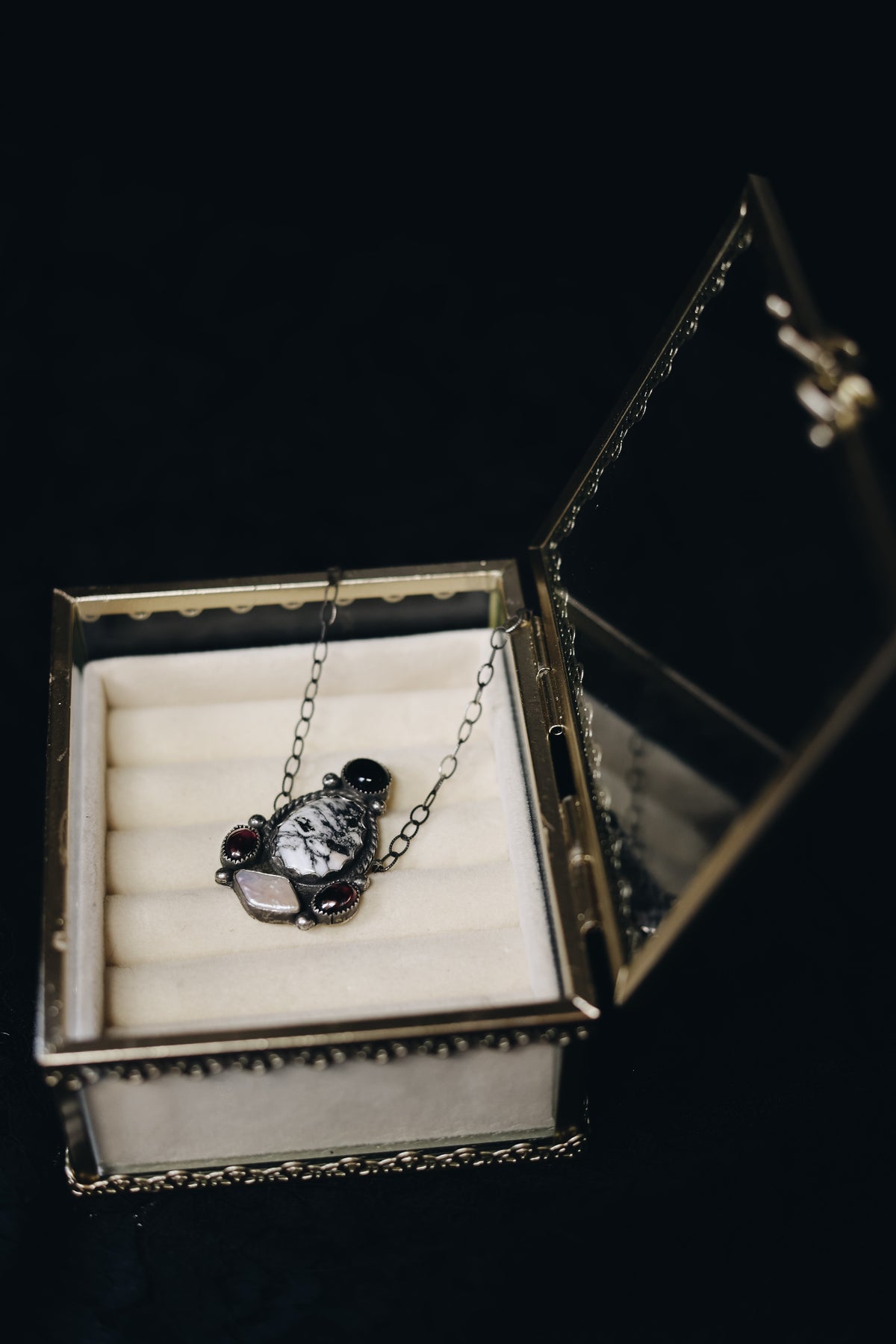 Hubby’s favorite necklace 🖤