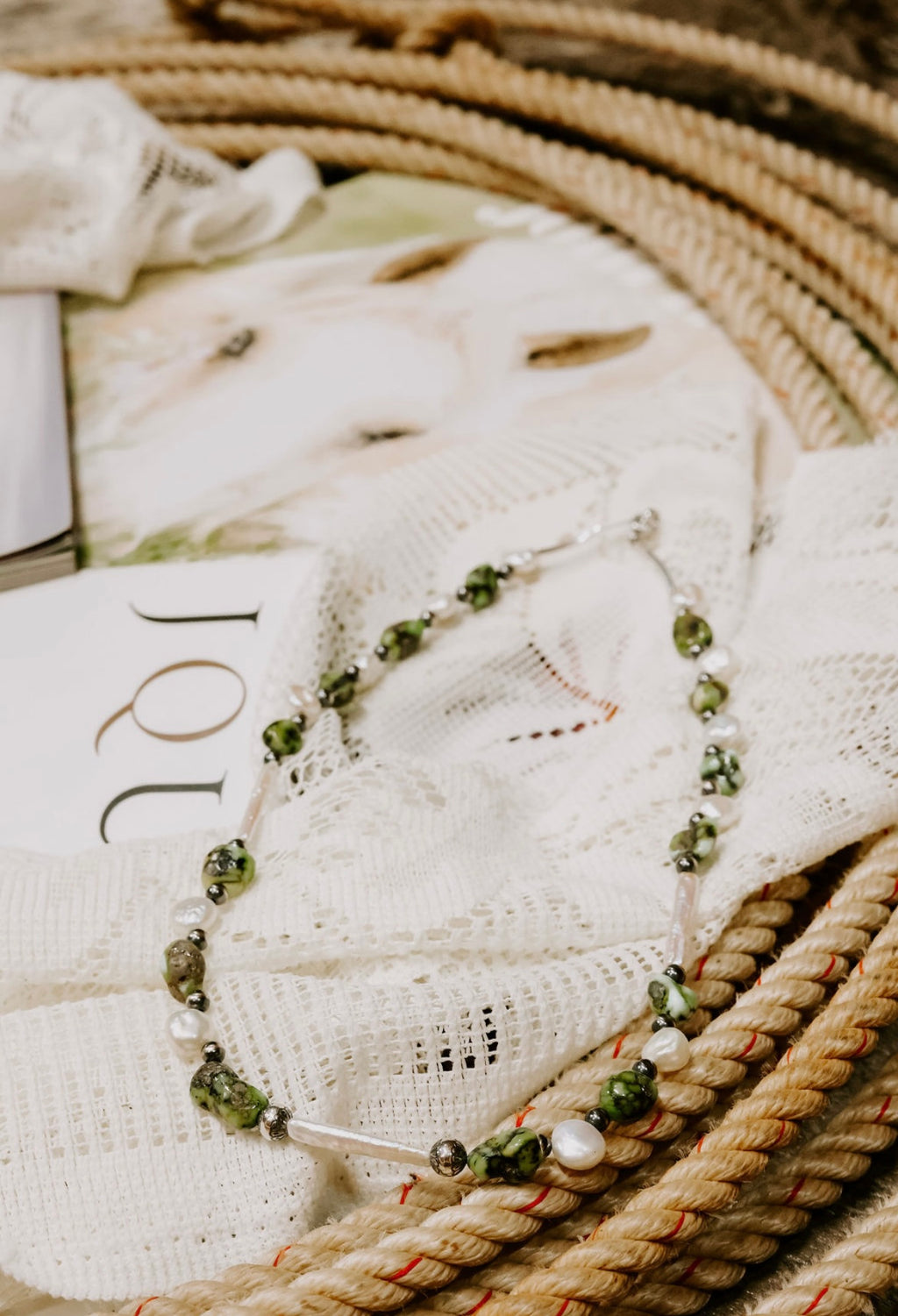 Pearly palomino necklace
