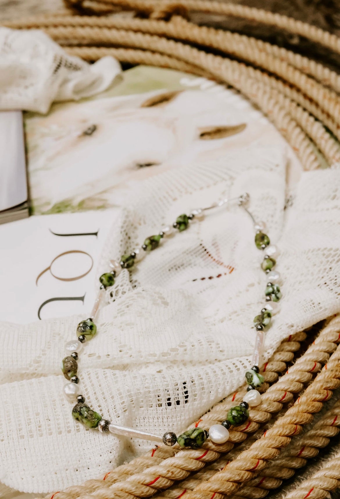 Pearly palomino necklace