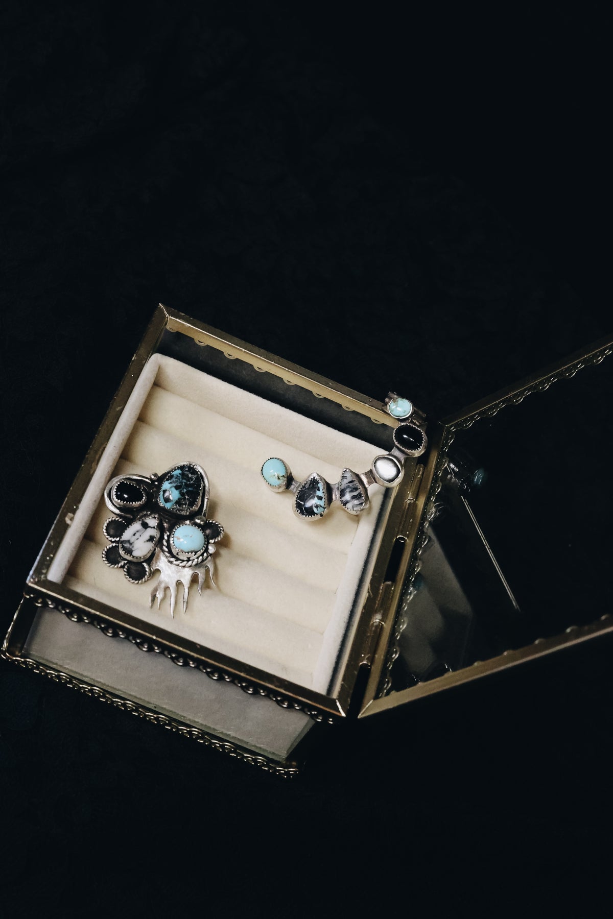 Adeline Statement stud, and ear crawler 🖤